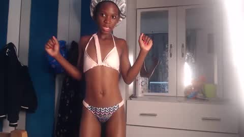 Snapshot of ladydiva69 chatting on 02.20.25 ladydiva69 online show from 02.20.25