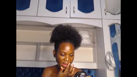 Snapshot of ladydiva69 chatting on 02.22.25 ladydiva69 online show from 02.22.25