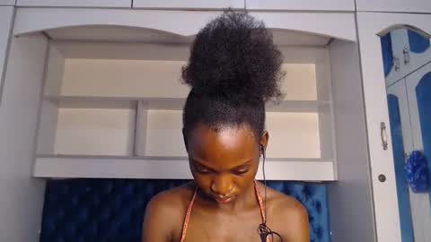 Snapshot of ladydiva69 chatting on 02.24.25 ladydiva69 online show from 02.24.25