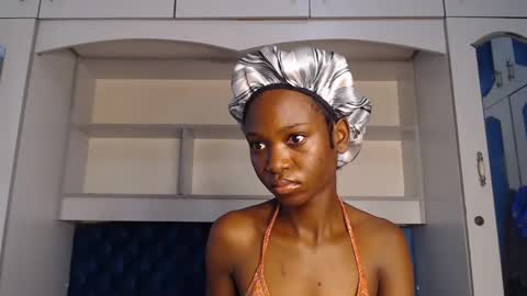 Snapshot of ladydiva69 chatting on 02.25.25 ladydiva69 online show from 02.25.25