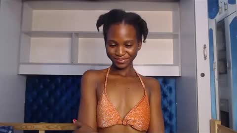 Snapshot of ladydiva69 chatting on 03.10.25 ladydiva69 online show from 03.10.25