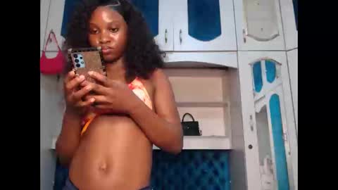 Snapshot of ladydiva69 chatting on 04.14.26 ladydiva69 online show from 04.14.26