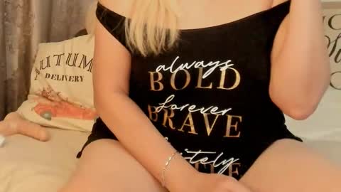 ladyjanyne online show from 10.18.25