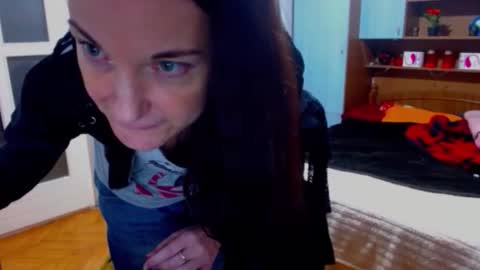 LadyLHoty online show from 11.15.25