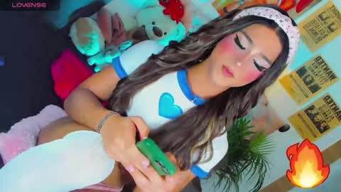 Snapshot of ladynoah chatting on 11.09.25 Noah Smith online show from 11.09.25