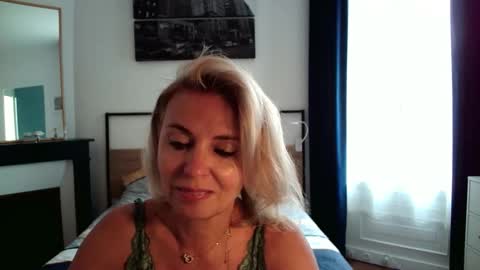 Snapshot of ladysexyx chatting on 09.11.25 ladysexyx online show from 09.11.25