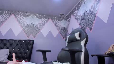 Ladyy Scarlett online show from 12.19.25