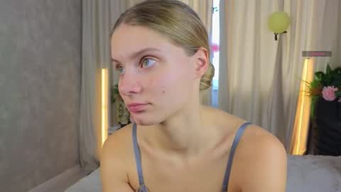 Snapshot of lafeti chatting on 10.11.25 Lilia online show from 10.11.25