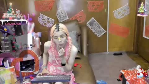 Skinnygirl online show from 02.15.25