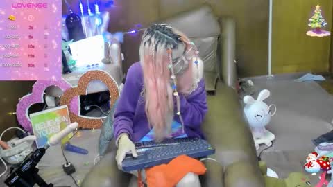 Skinnygirl online show from 10.10.25