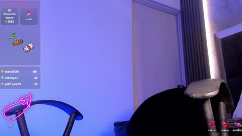 Snapshot of lahiam_smiiith chatting on 02.05.25 lahiam_smiiith online show from 02.05.25