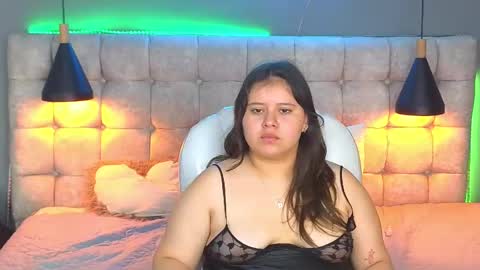 Snapshot of laia_and_aloby chatting on 01.09.25 online show from 01.09.25