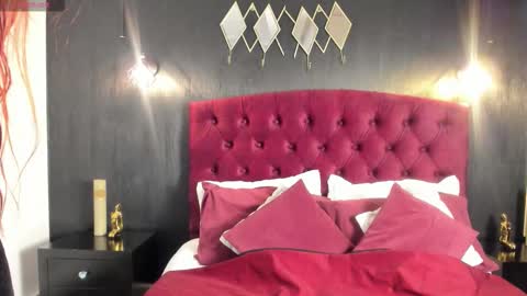 Snapshot of laia_jonees chatting on 09.21.25 Laia online show from 09.21.25