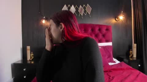 Snapshot of laia_jonees chatting on 11.27.25 Laia online show from 11.27.25