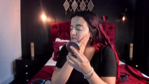 Snapshot of laia_jonees chatting on 05.01.26 Laia online show from 05.01.26