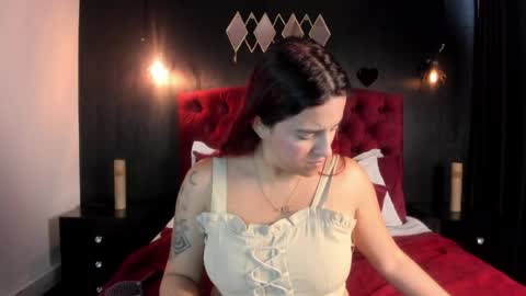 Snapshot of laia_jonees chatting on 05.20.26 Laia online show from 05.20.26