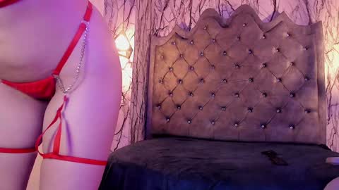 Laia online show from 12.14.24