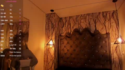 Laia online show from 12.16.24