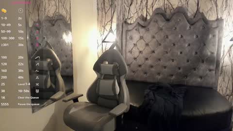 Laia online show from 12.19.24