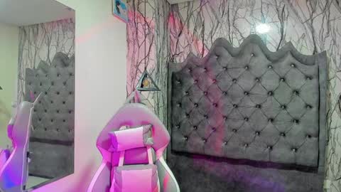 Laia online show from 01.21.25