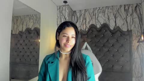 Laia online show from 01.30.25