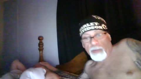 Snapshot of laidbackluxury chatting on 05.14.26 laidbackluxury online show from 05.14.26