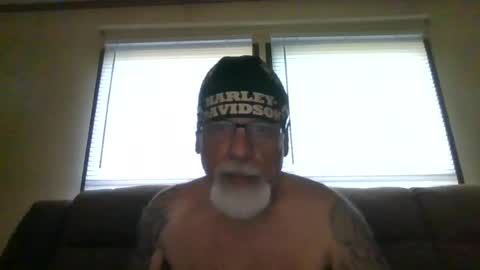 Snapshot of laidbackluxury chatting on 06.24.26 laidbackluxury online show from 06.24.26