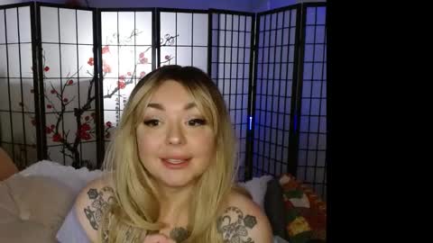 Snapshot of laikachka chatting on 10.04.25 Laika Darling online show from 10.04.25