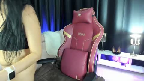 Snapshot of laisfantasy chatting on 01.30.25 LaisFantasy online show from 01.30.25