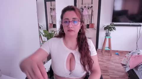 Snapshot of lalanaughty1 chatting on 02.11.25 Sofi online show from 02.11.25