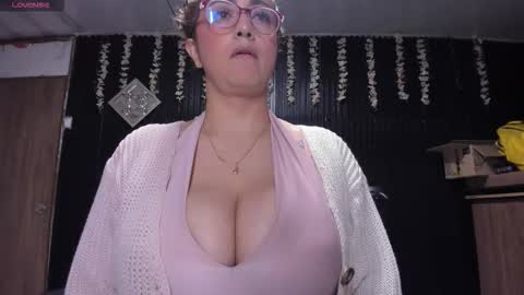 Snapshot of lalanaughty1 chatting on 10.17.25 Sofi online show from 10.17.25