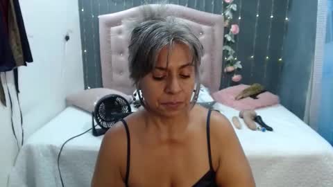 Snapshot of lalisha_96 chatting on 02.16.25 lalisha online show from 02.16.25