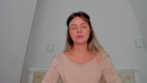 Snapshot of lallie_ chatting on 11.06.25 Lallie online show from 11.06.25