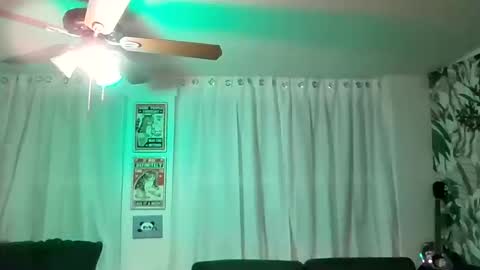 Snapshot of lalove99 chatting on 10.18.25 LALOVE99 online show from 10.18.25