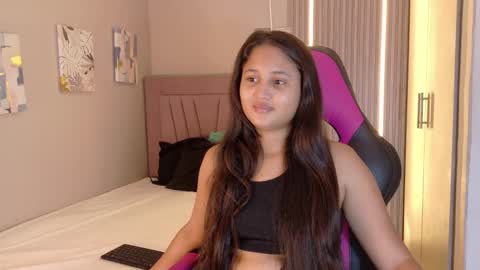 Snapshot of laly_cherry_ chatting on 12.02.25 Laura online show from 12.02.25