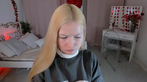 Snapshot of laly_peach chatting on 02.17.26 Laly online show from 02.17.26