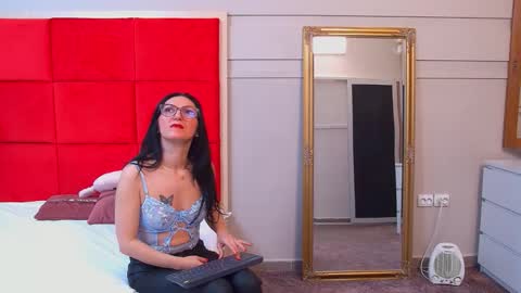 LanaBanner online show from 10.15.25