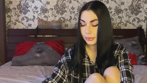 lana_del_play online show from 02.09.26