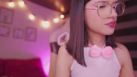 Snapshot of lana_dreams_ chatting on 11.07.25 Lana online show from 11.07.25