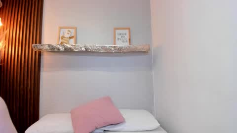 Lana     igauroraaaaaaaaa 1 online show from 12.02.25