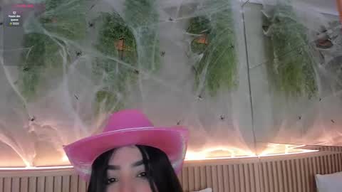 Snapshot of lana_lann chatting on 10.11.25 lana_lann online show from 10.11.25