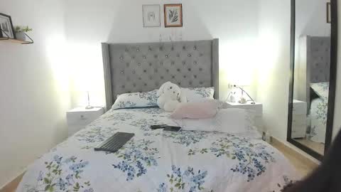 Snapshot of lana_roux chatting on 01.18.26 lana_roux online show from 01.18.26