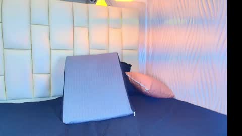 Vanessa  online show from 04.17.26