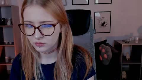 Snapshot of lanafitch chatting on 05.17.26 lana online show from 05.17.26