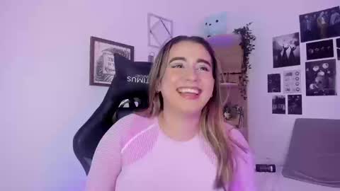 Snapshot of lanaherondale_ chatting on 09.18.25 lanaherondale_ online show from 09.18.25