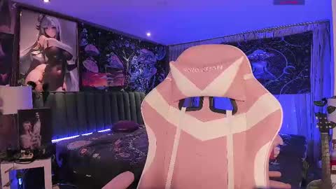 L A N A  online show from 02.09.25