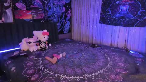 L A N A  online show from 02.14.25