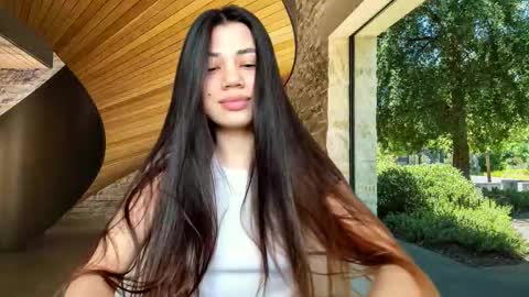 Snapshot of lanalandd chatting on 10.04.25 Lana online show from 10.04.25