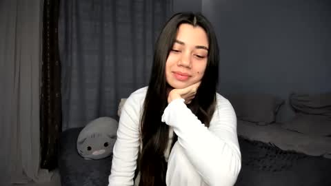 Snapshot of lanalandd chatting on 05.19.26 Lana online show from 05.19.26