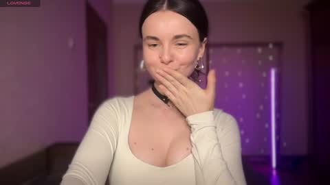 Snapshot of lanaloulou chatting on 07.07.26 Lana online show from 07.07.26